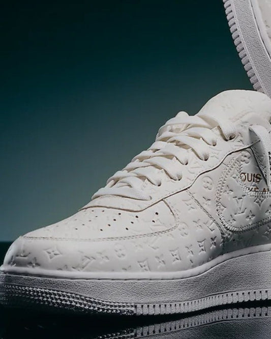 ICONIC MONOGRAM WHITE | LIMITED EDITION